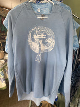 Load image into Gallery viewer, CALIFORNIA WAVE PULLOVER HOODIE
