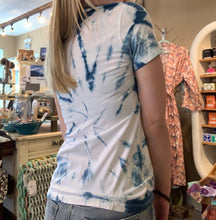 Load image into Gallery viewer, HAND DYED INDIGO WOMENS OCTOPUS TEE
