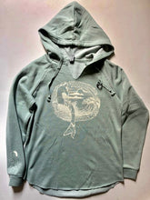 Load image into Gallery viewer, CALIFORNIA WAVE PULLOVER HOODIE
